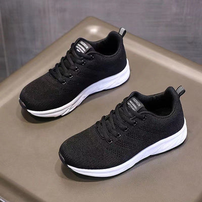 2024 New Arrival Lightweight Mom Sports Casual Shoes Shock Absorbing Running Shoes Black Soft Bottom Soft Surface Flat Work Shoes