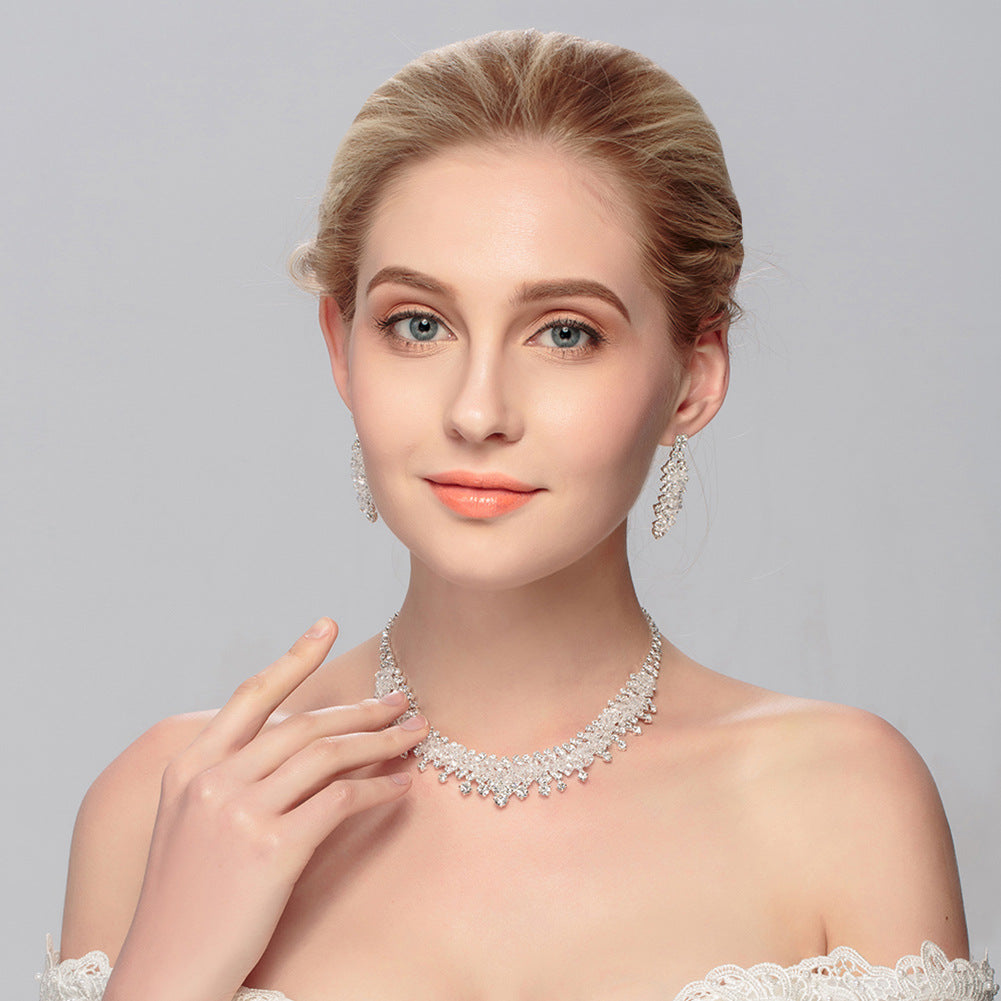 European And American New Bridal Jewelry Exaggerated Crystal Light Luxury Necklace Earrings Set Niche Design Sense Fragrant Necklace For Women